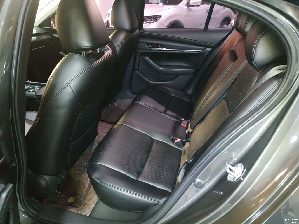Mazda Mazda3, 2020 17