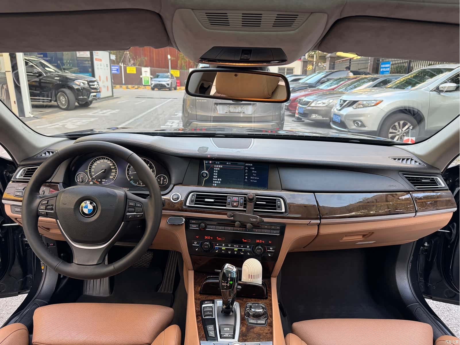 BMW 7 Series, 2011 все фото