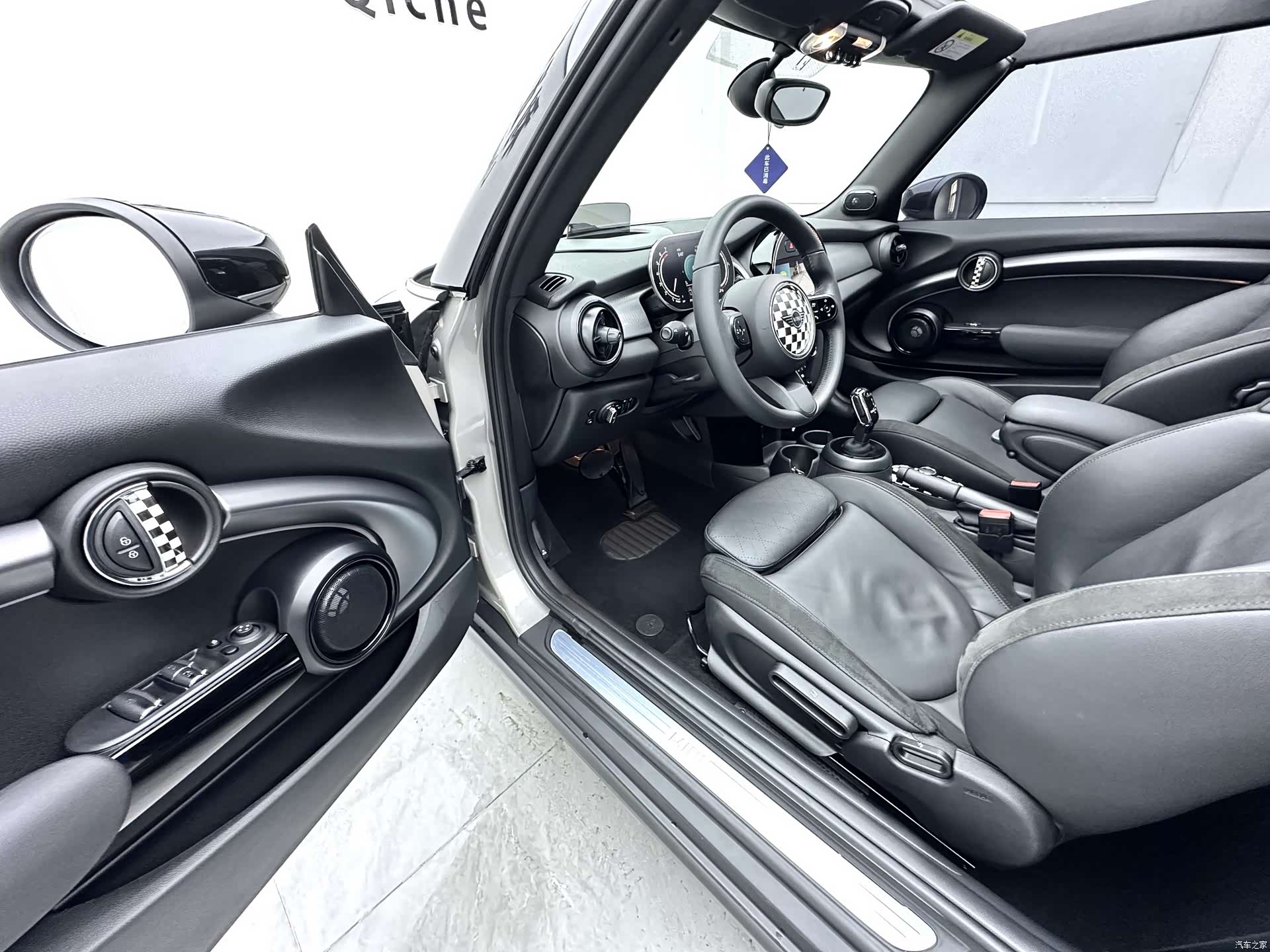 Mini Cooper, 2023 10