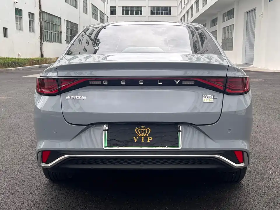 Geely Emgrand L HiP Geely Emgrand L HiP