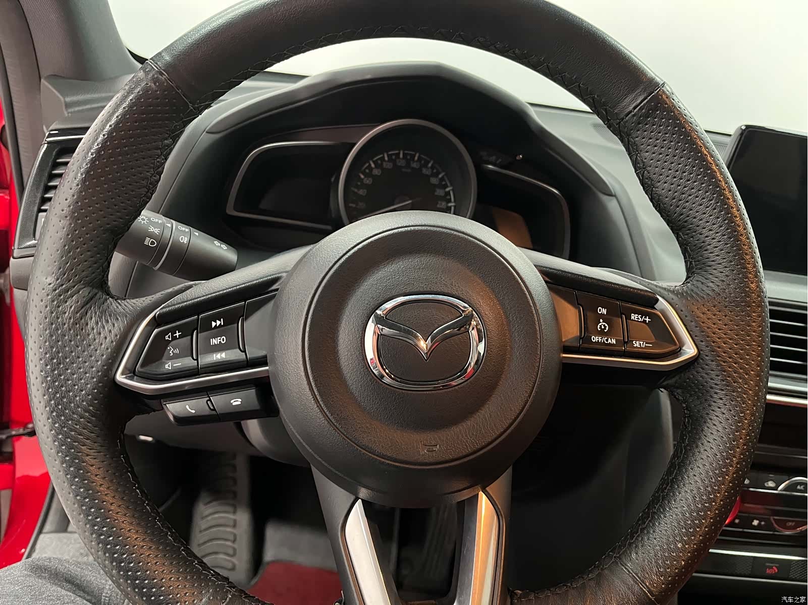Mazda CX-4, 2023 10