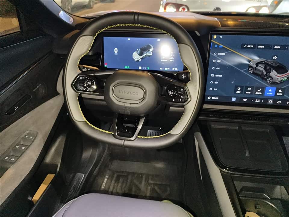 Lynk & Co 08 EM-P