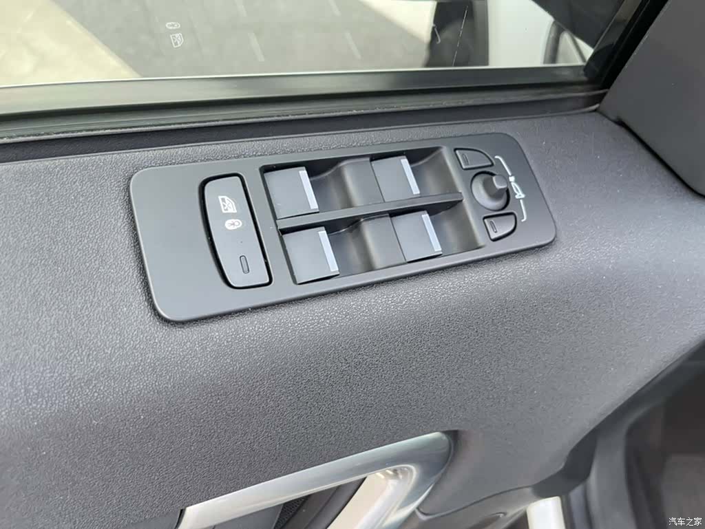 Land Rover Discovery, 2019 18