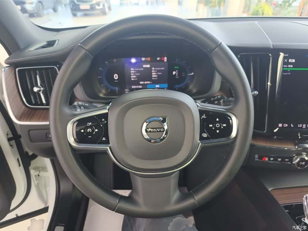 Volvo XC60, 2024 11