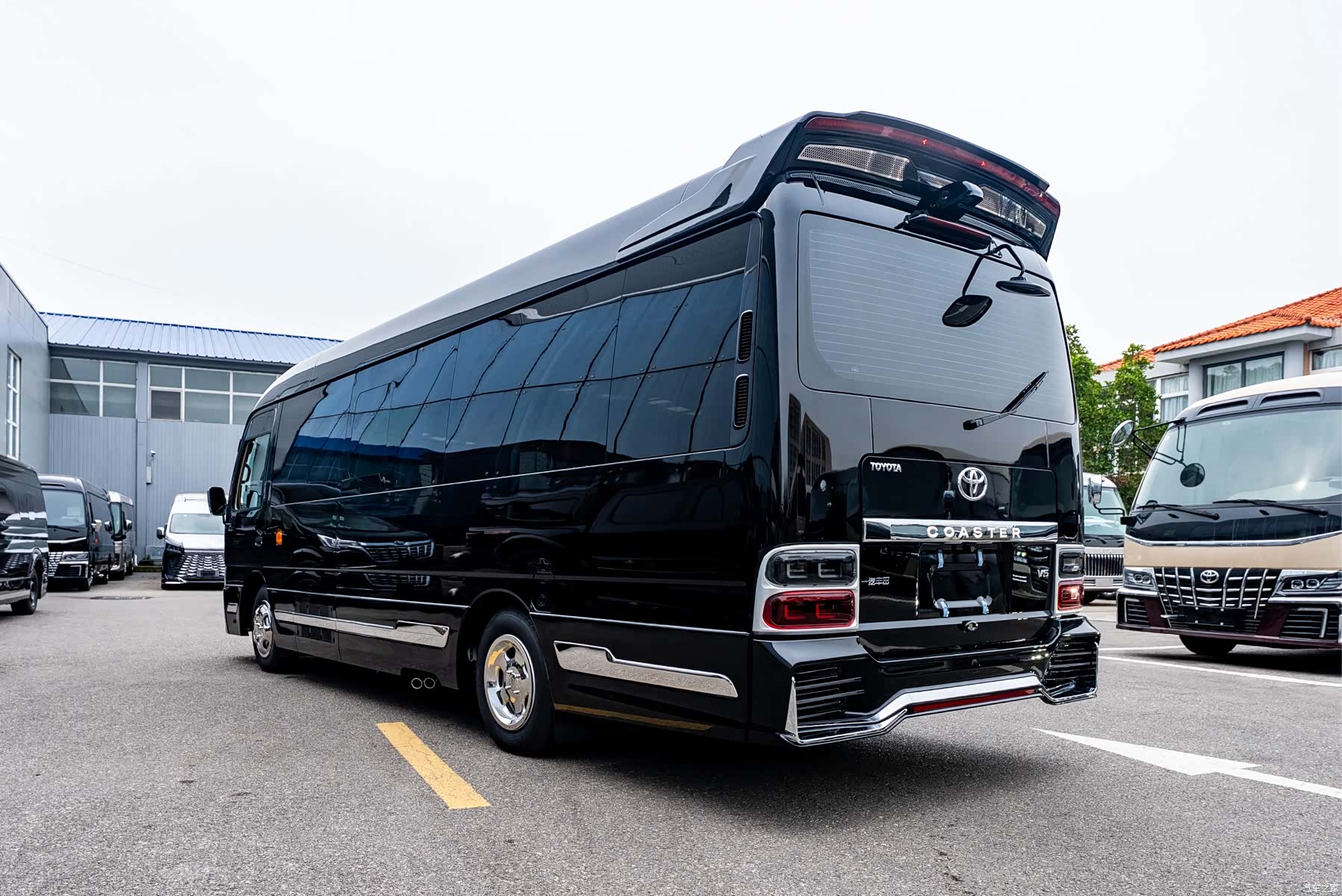 Toyota Coaster, 2025 все фото