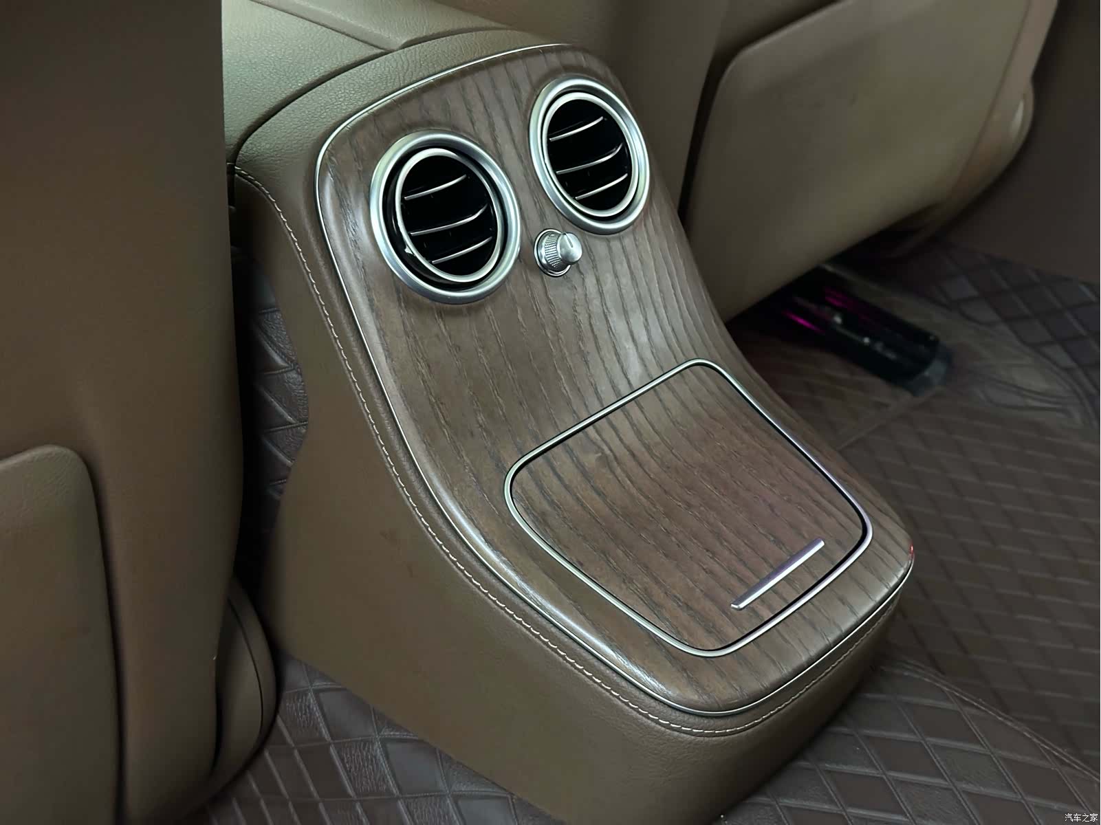 Mercedes-Benz E-Class, 2021 24