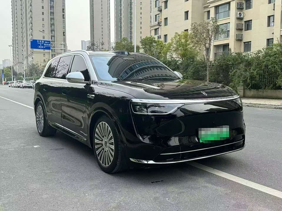 AITO Ask the world M8