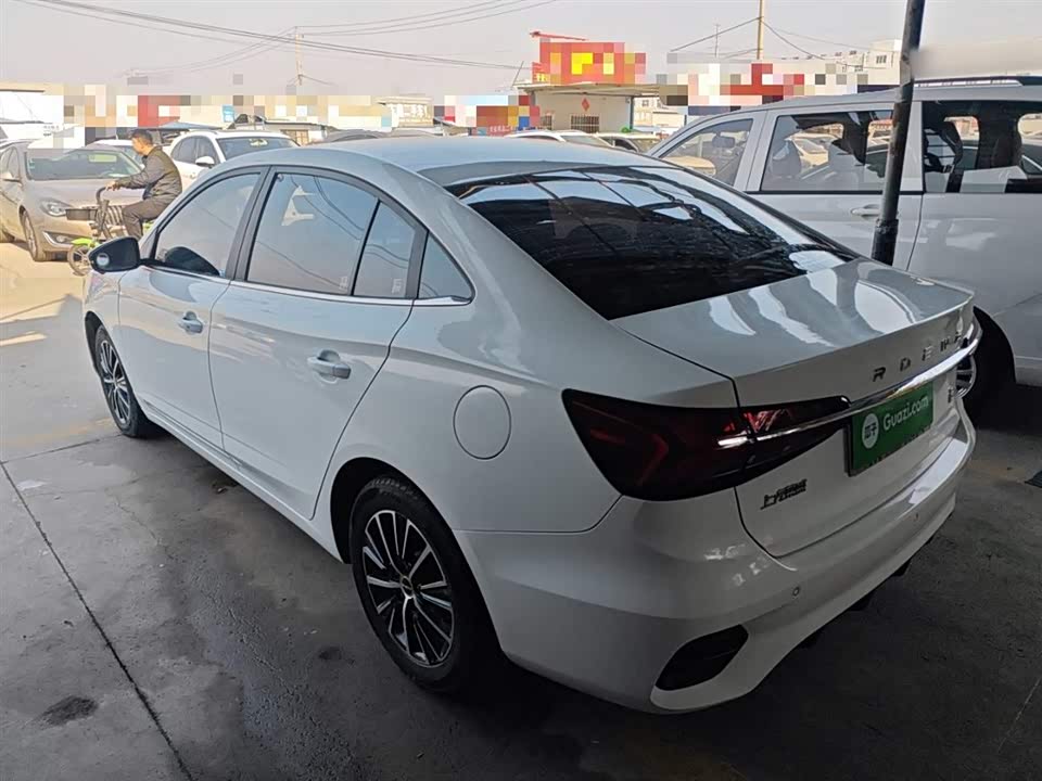 Roewe i5