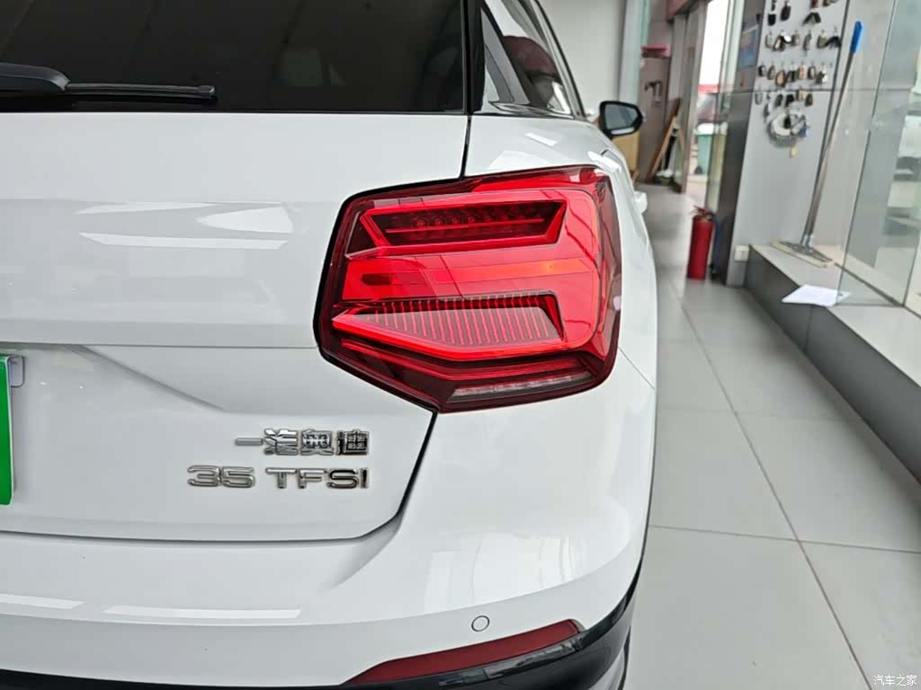 Audi Q2L, 2021 8
