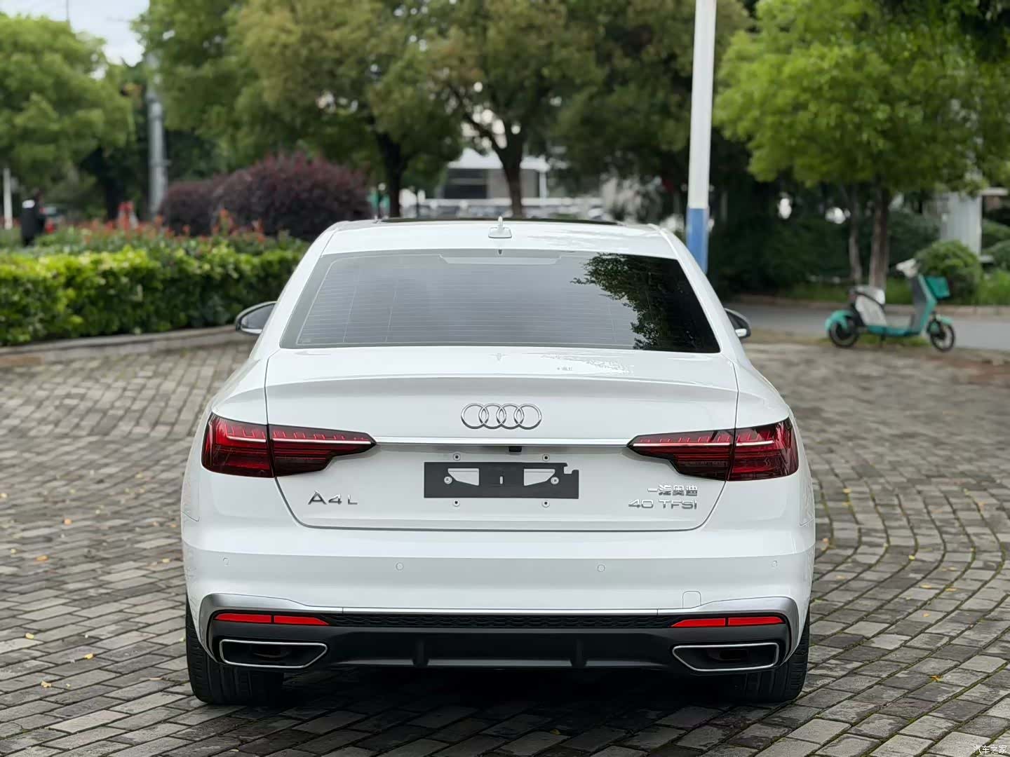 Audi A4L, 2020 все фото