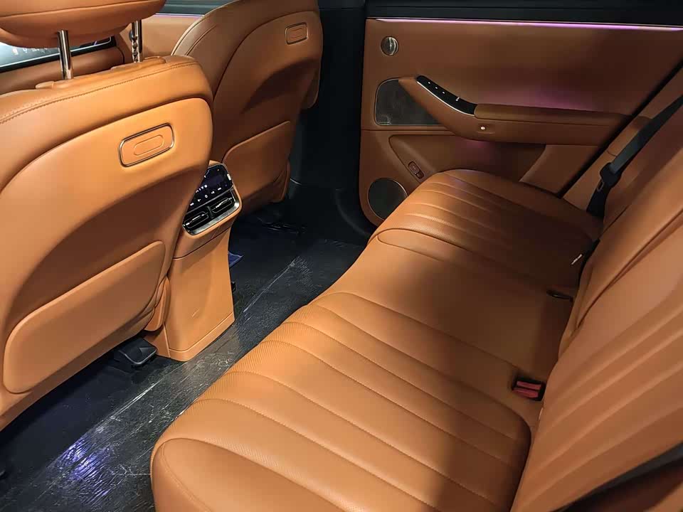 AITO Ask the world M7