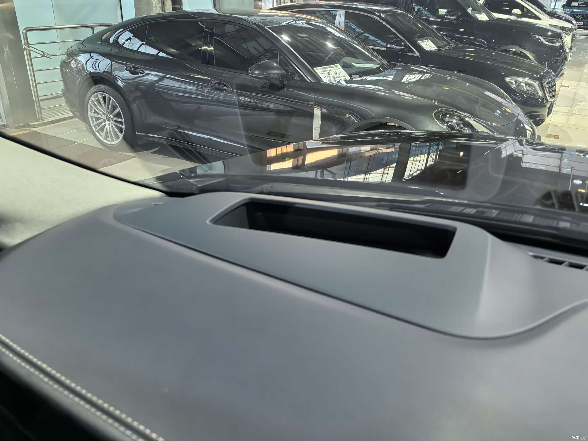 Lincoln Navigator, 2023 13