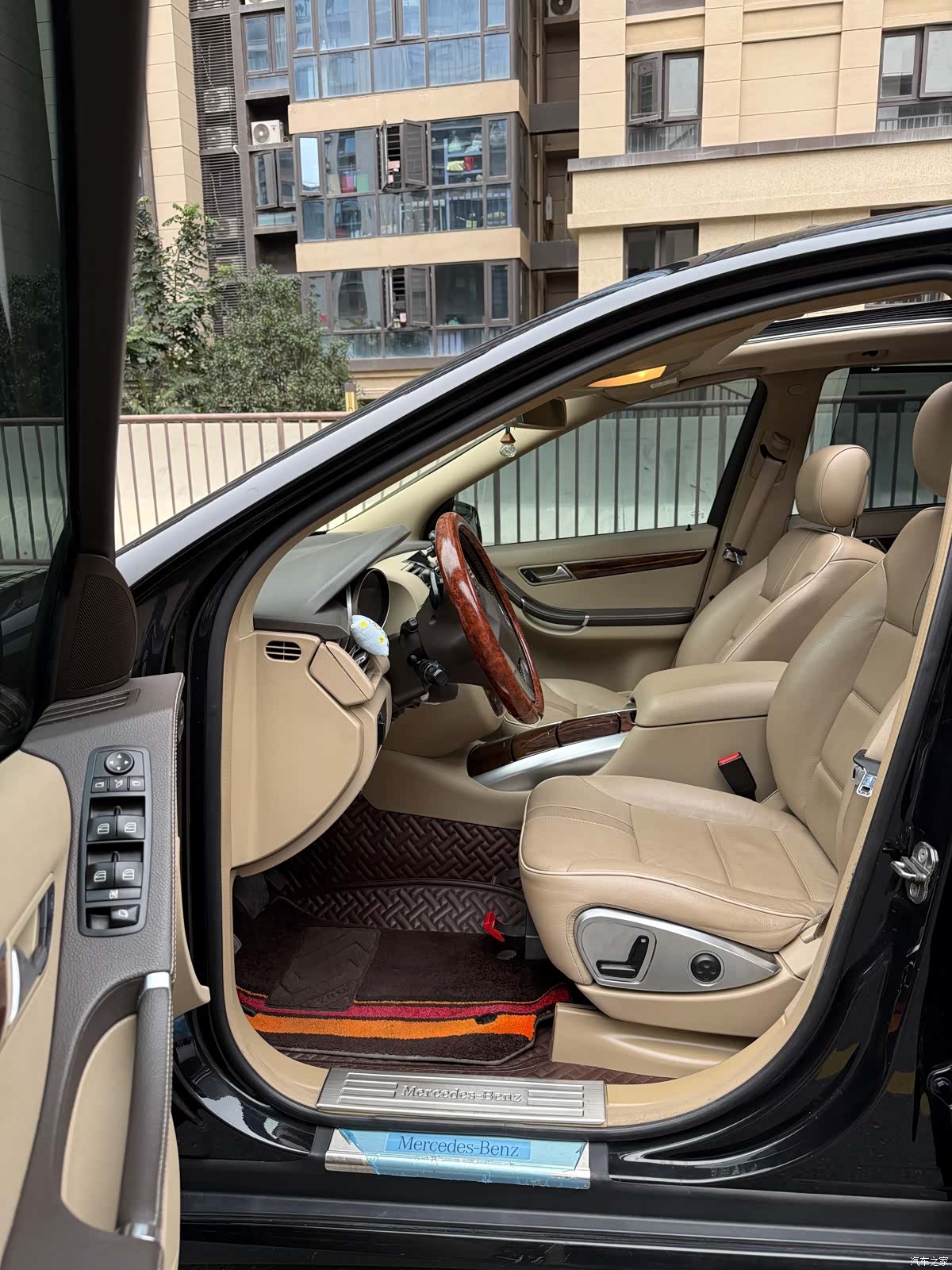 Mercedes-Benz R-Class, 2012 11