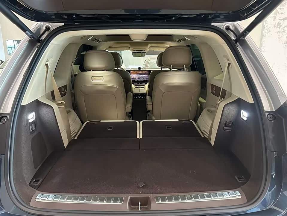 AITO Ask the world M9