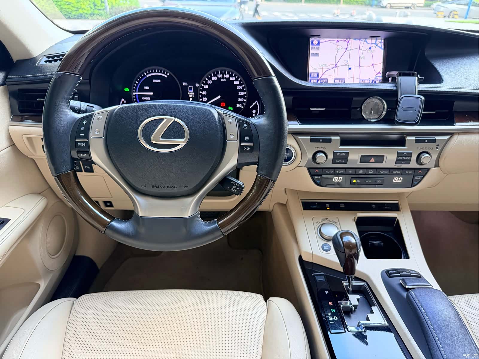 Lexus ES, 2014 13
