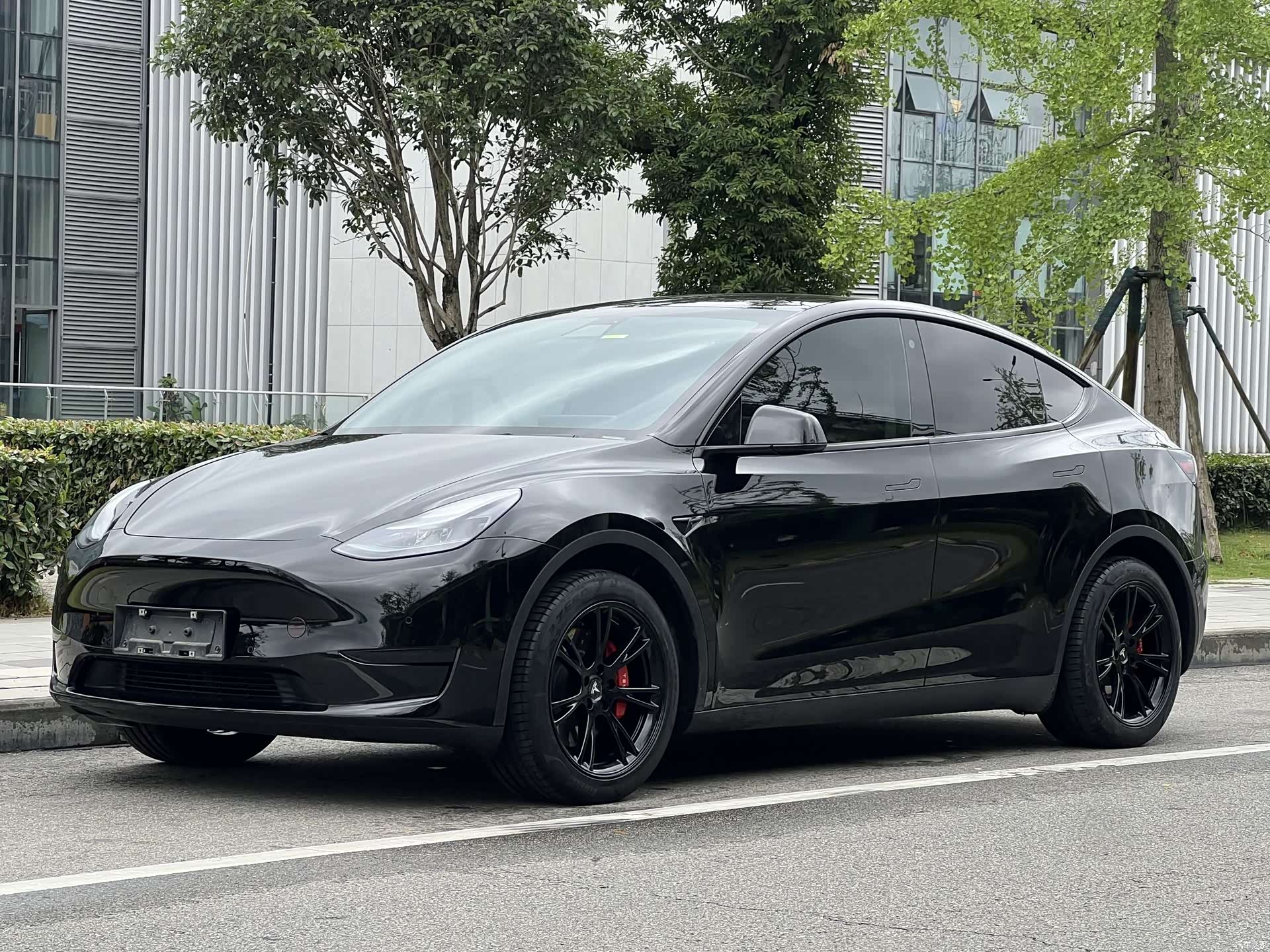 Tesla Model Y, 2023 1