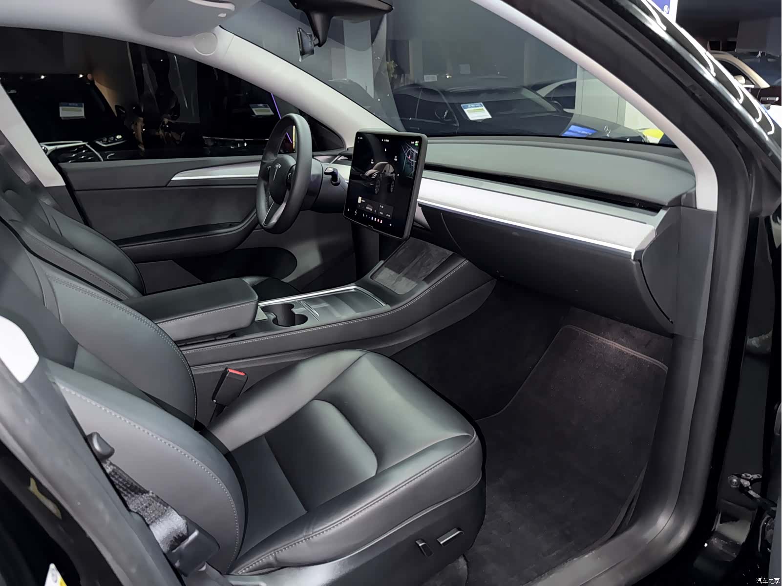 Tesla Model Y, 2023 7