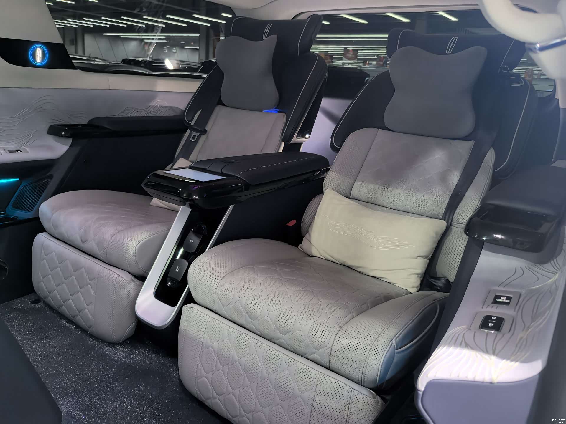 Lincoln Navigator, 2023 17