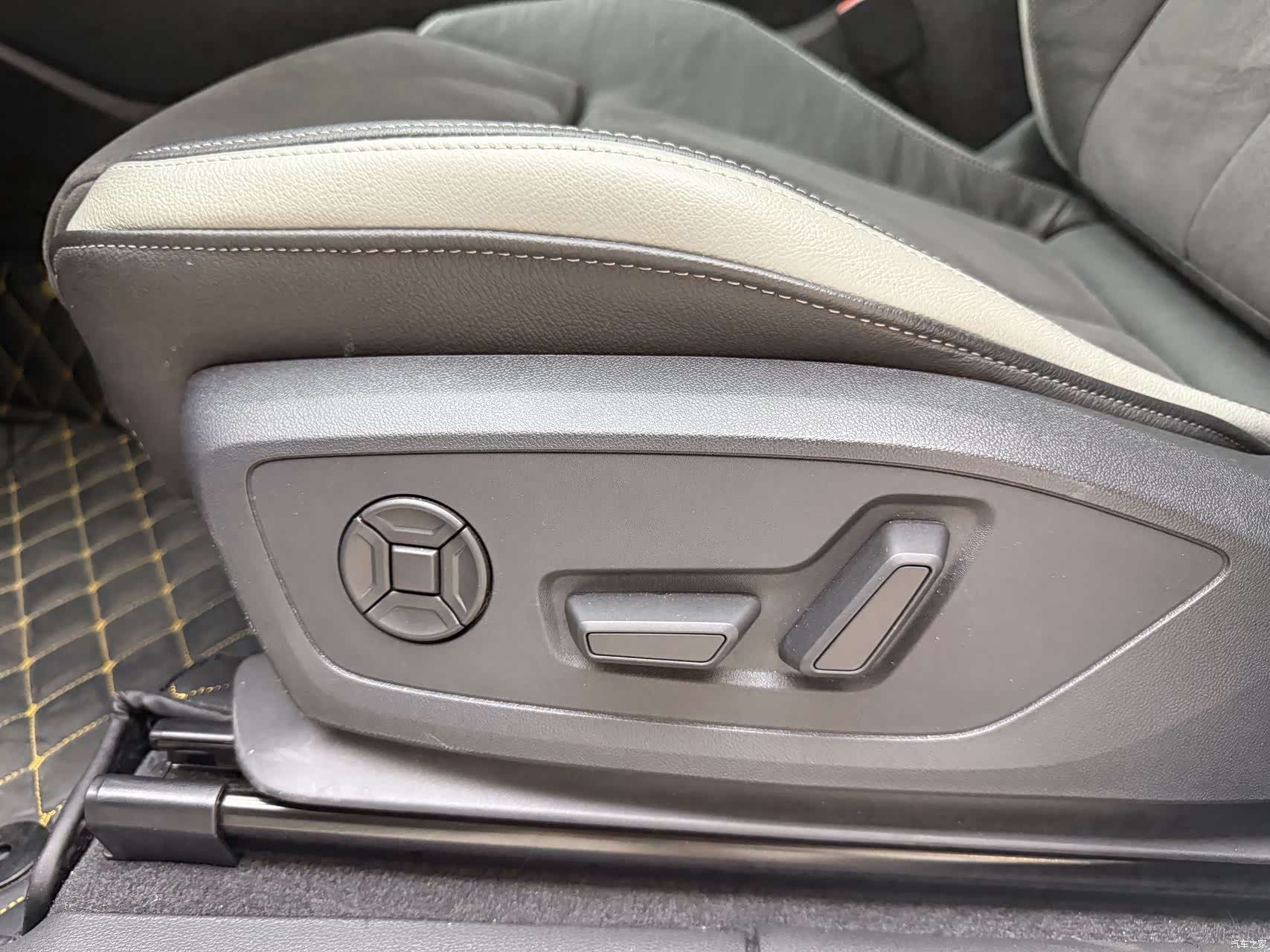 Audi Q3, 2023 10