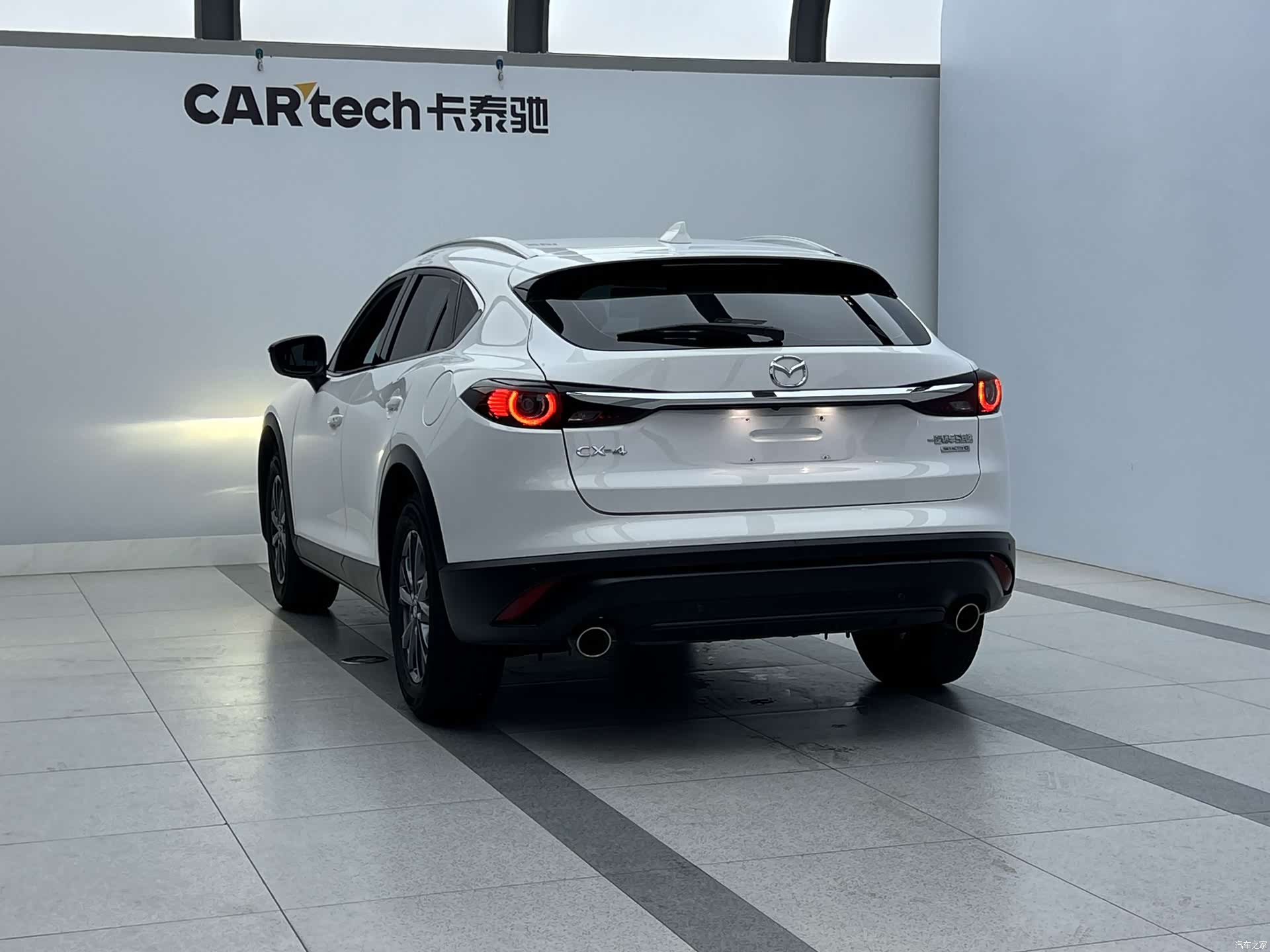 Mazda CX-4, 2023 15