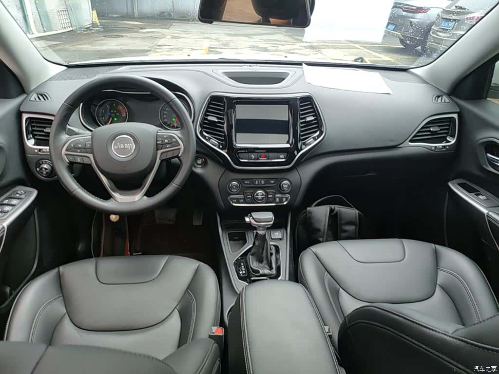 Jeep Cherokee, 2021 10
