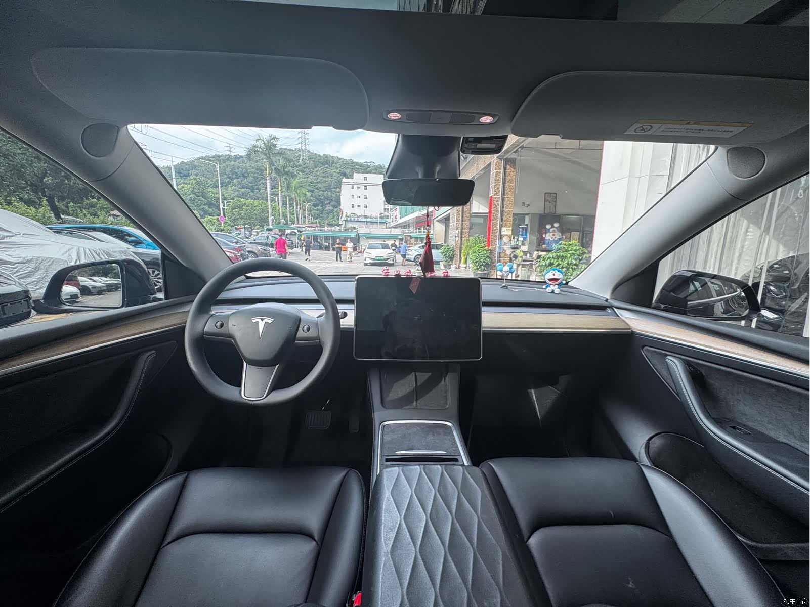 Tesla Model Y, 2023 7