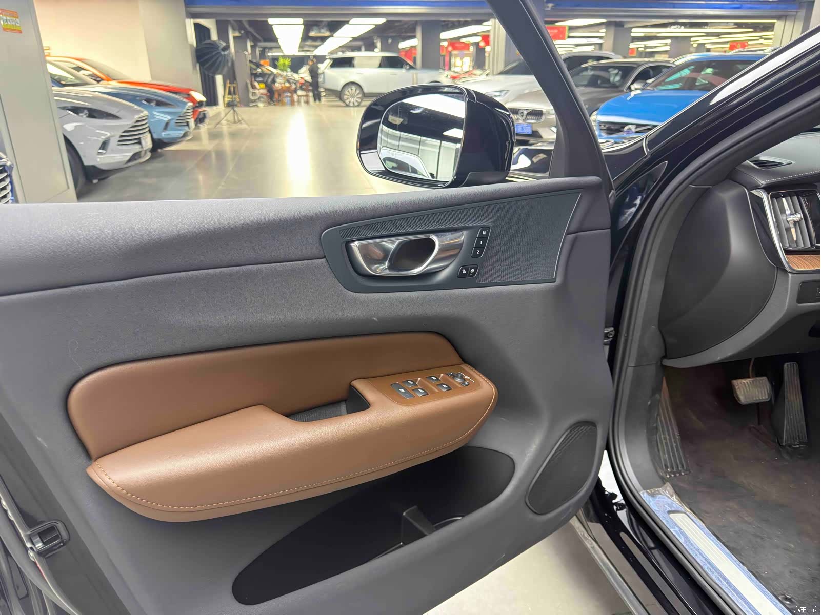 Volvo XC60, 2025 6