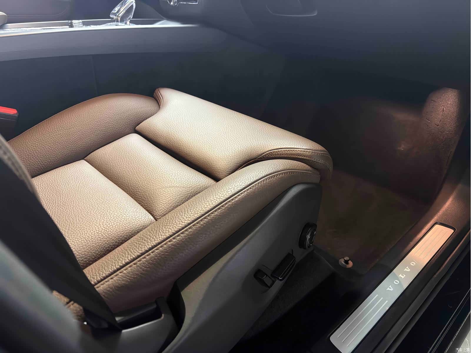 Volvo XC60, 2025 12