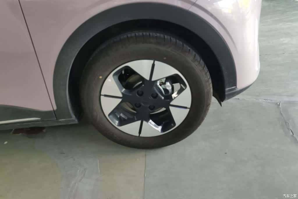 Geely Xingyuan, 2025 6