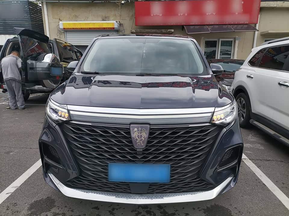 Roewe iMAX8