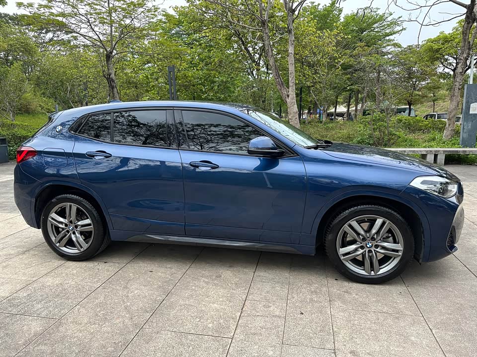 BMW X2