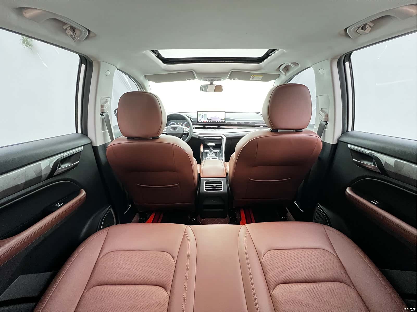 Geely X6, 2022 21