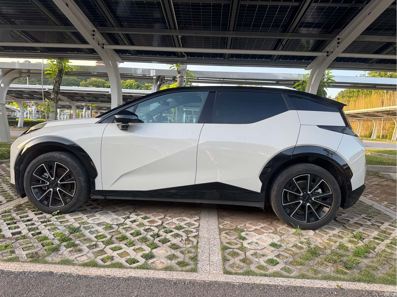 Zeekr X, 2024 9