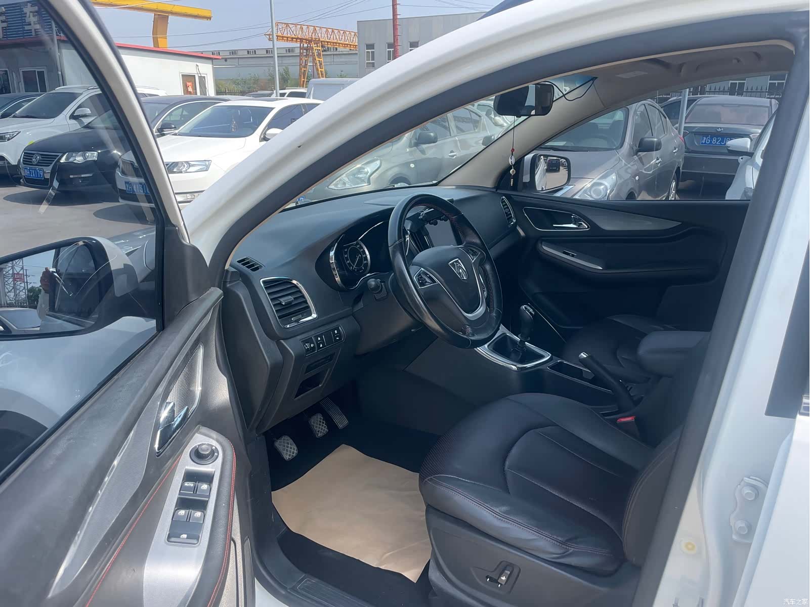 Wuling 560, 2016 4