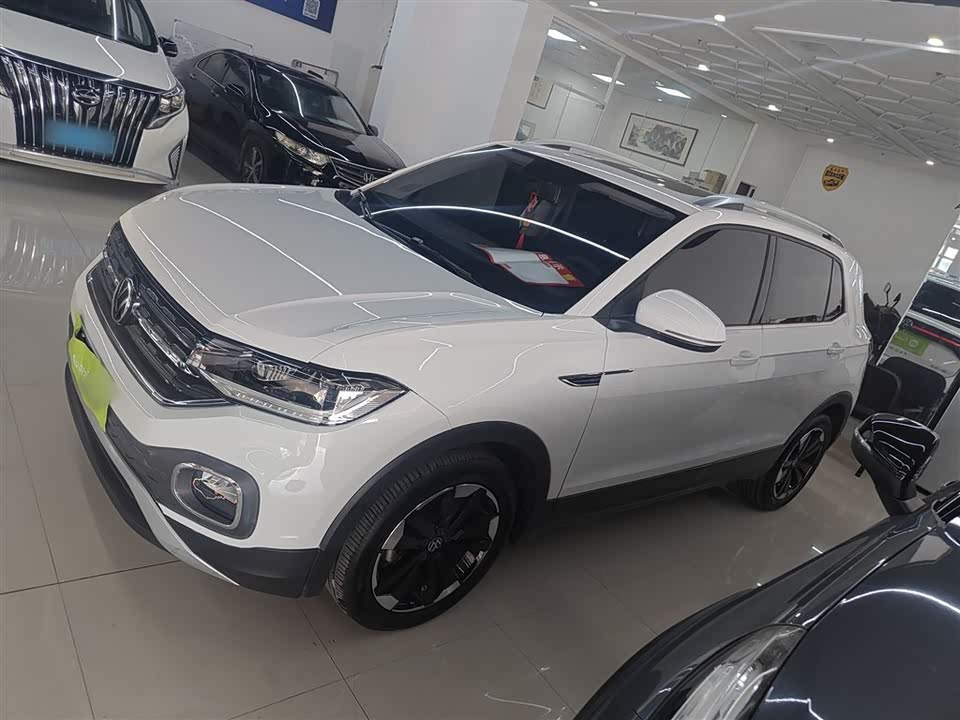 Volkswagen Exploring the shadow