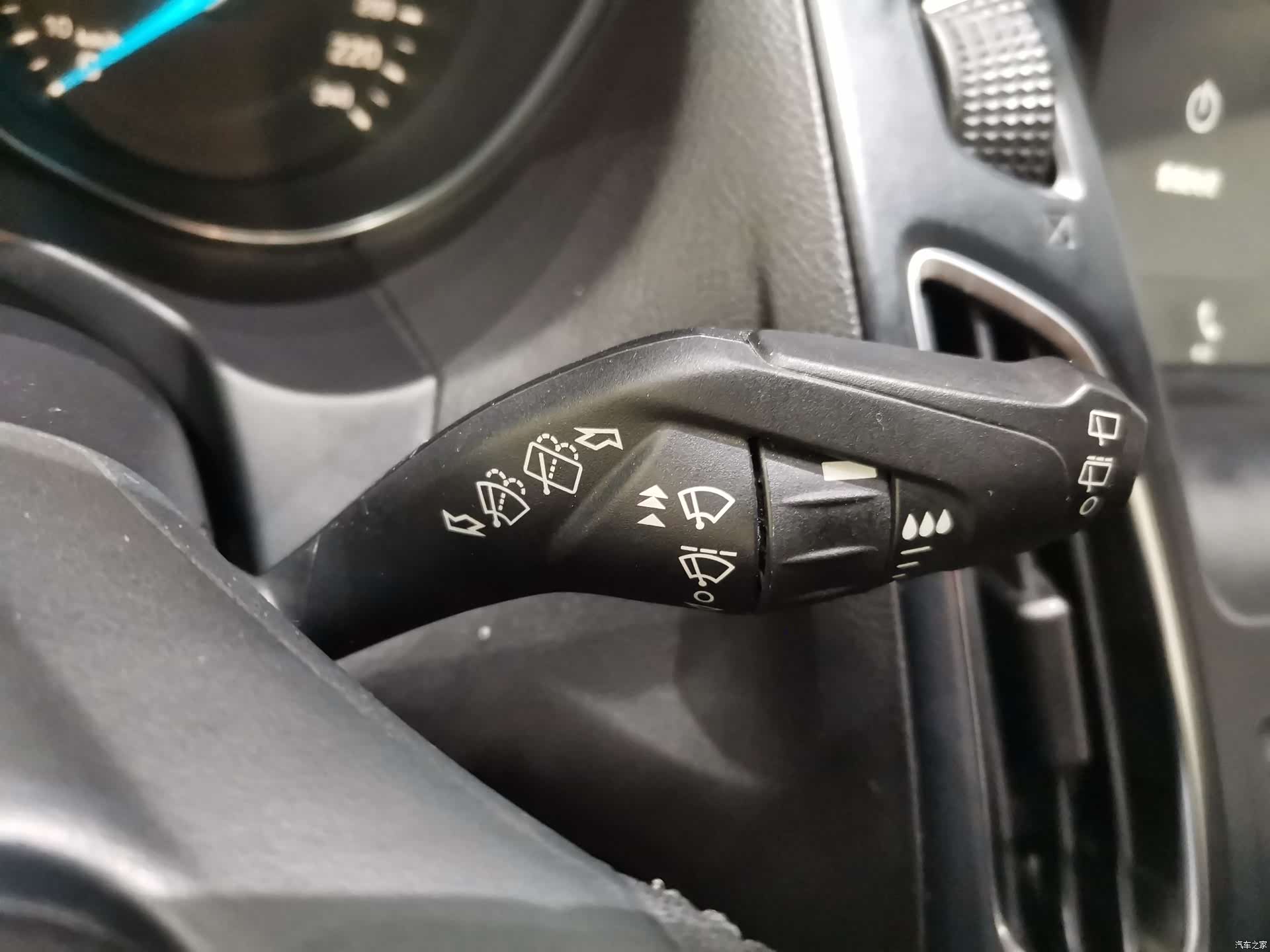 Ford Focus, 2018 12