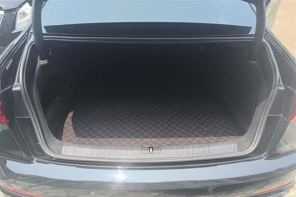 Audi A6L, 2021 4