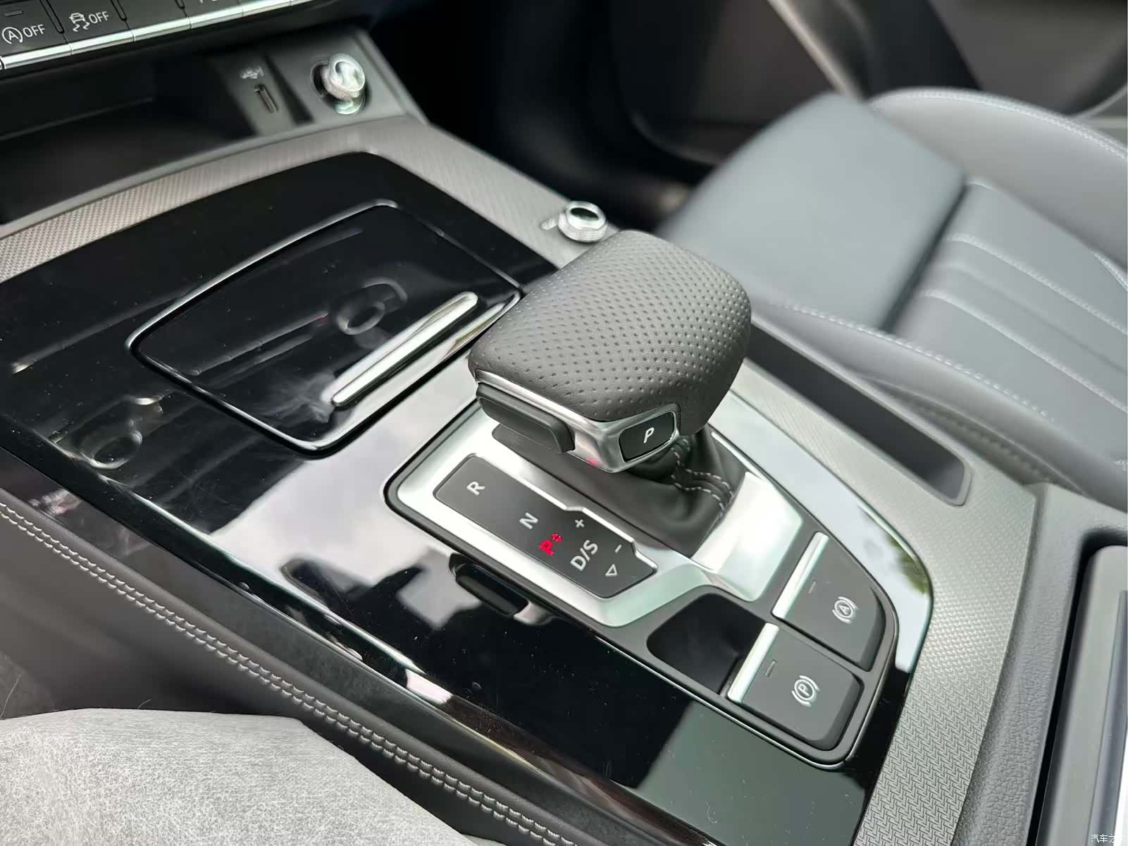 Audi Q5L, 1900 13
