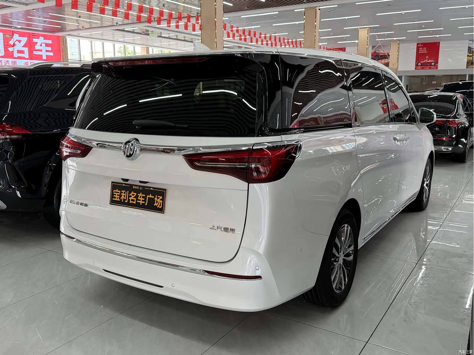 Buick GL8, 2023 4