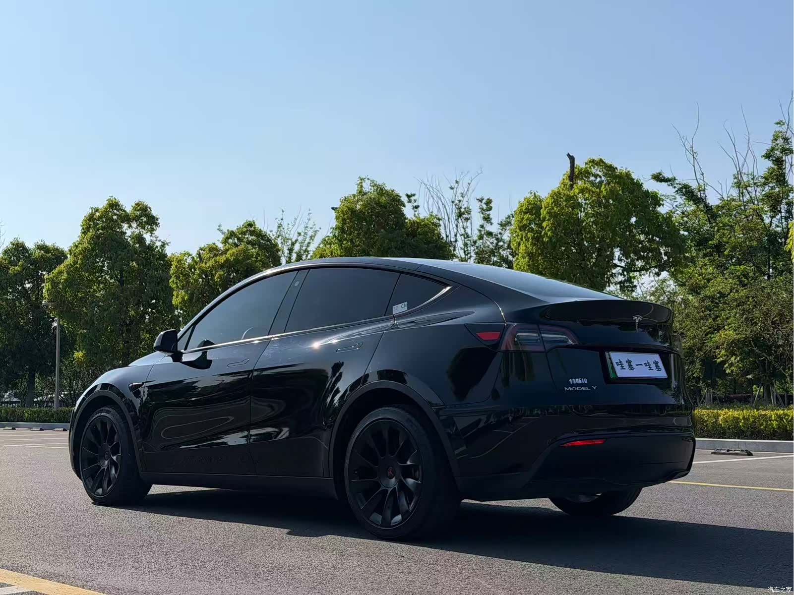 Tesla Model Y, 2021 все фото