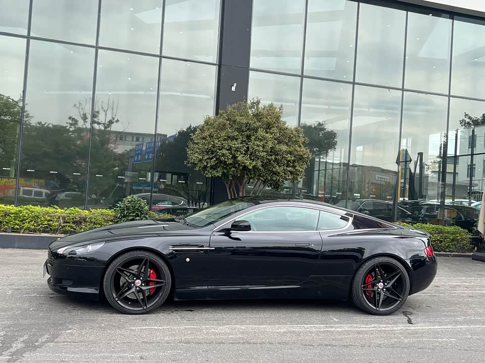 Aston Martin DB9