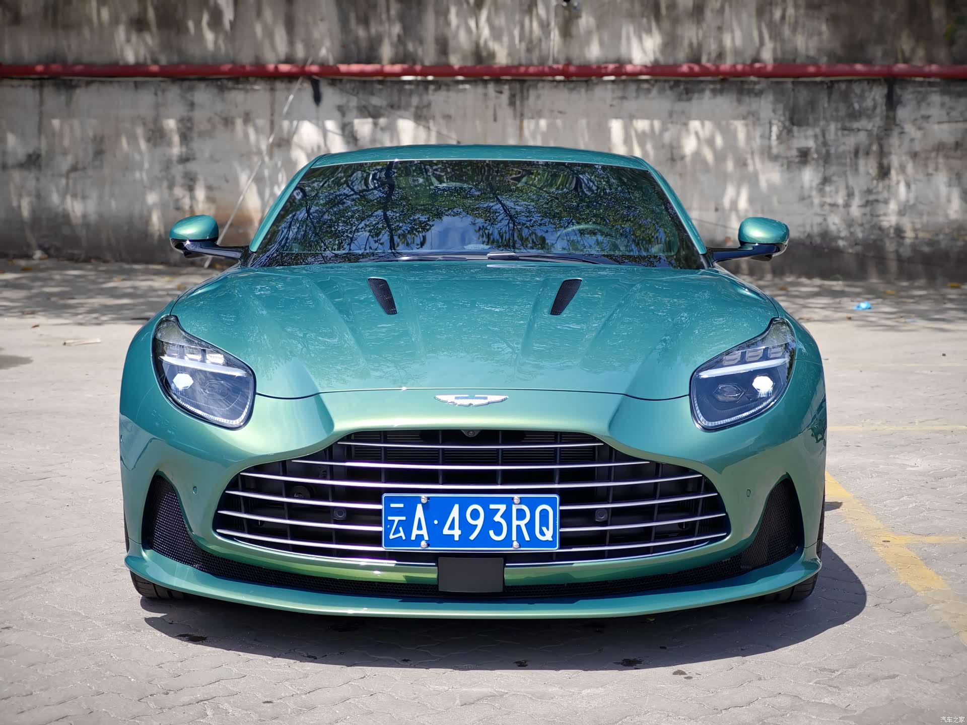 Aston Martin DB12, 2024 2