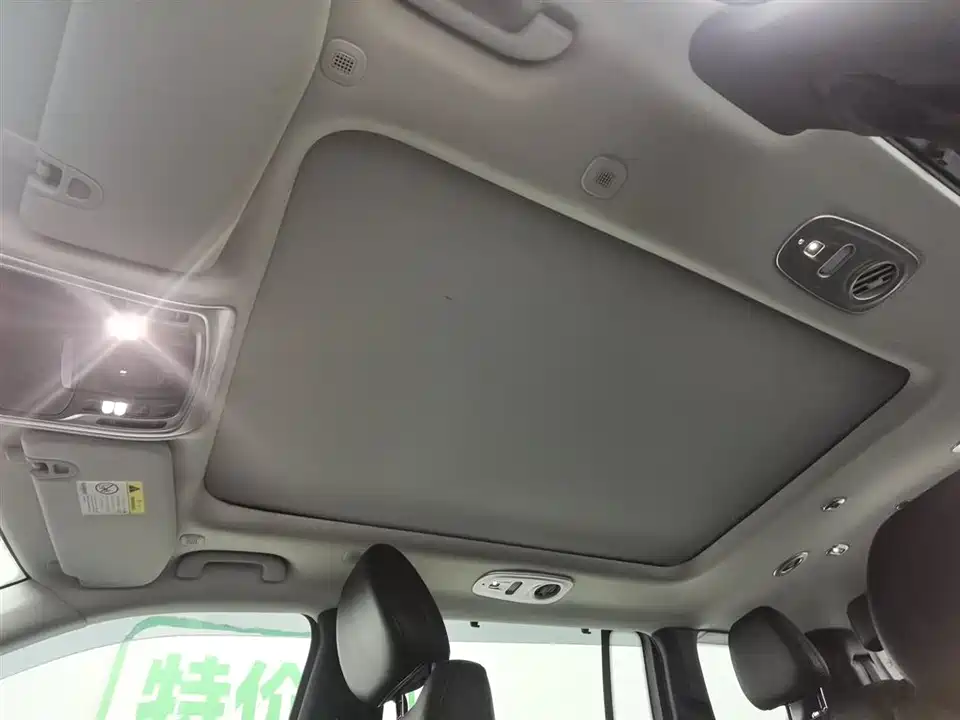 Jeep Grand Commander