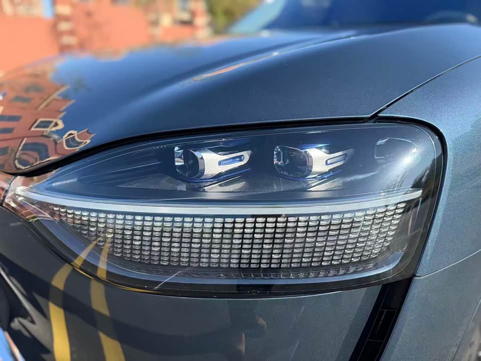 AITO Ask the world M9