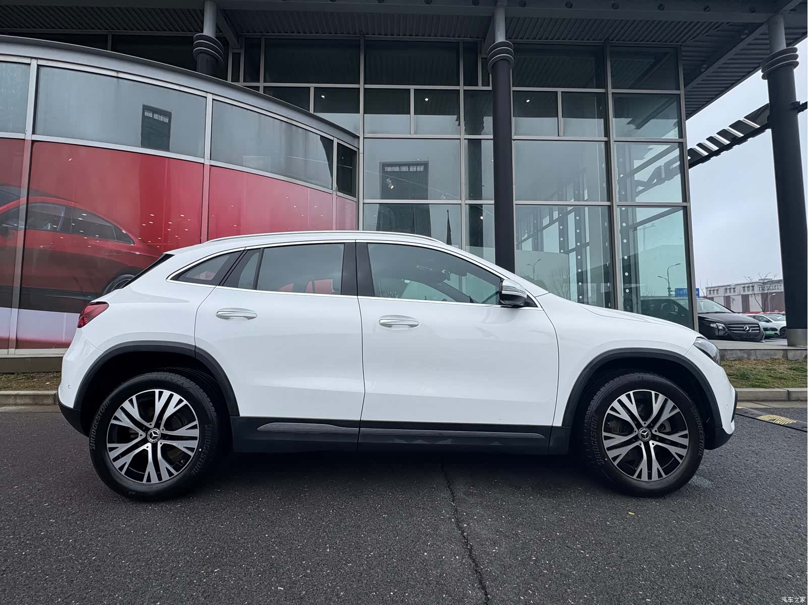 Mercedes-Benz GLA, 2024 11