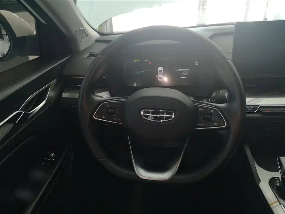 Geely Emgrand L HiP Geely Emgrand L HiP