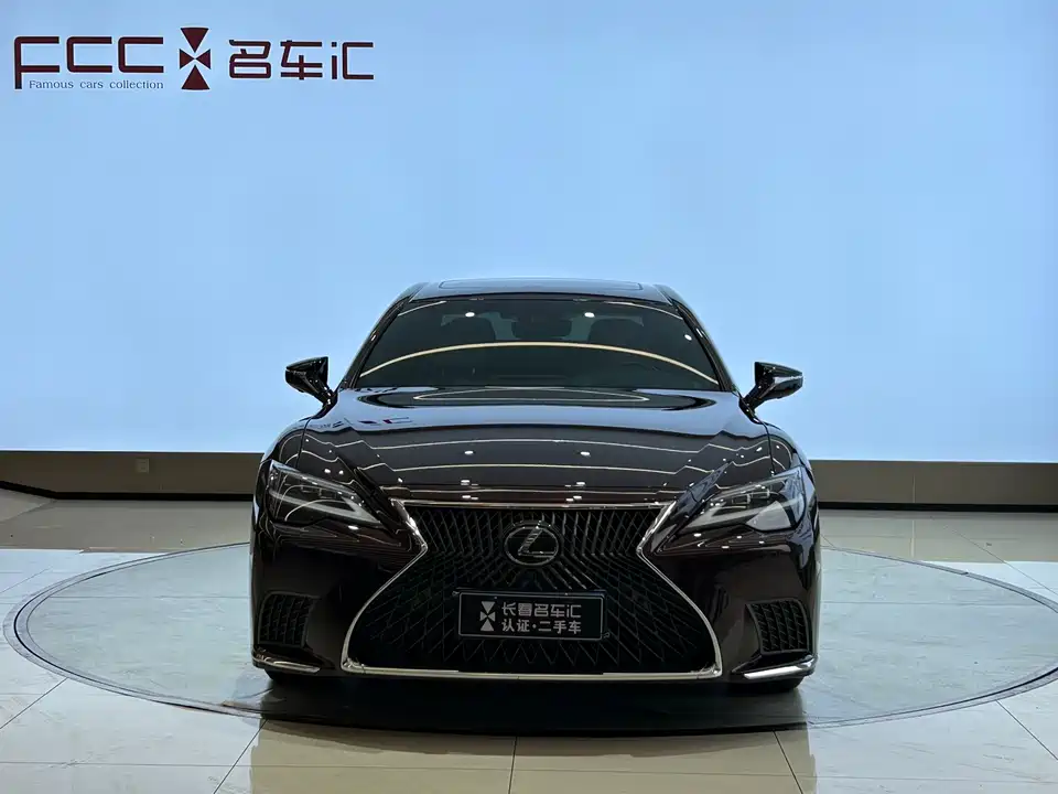 Lexus LS