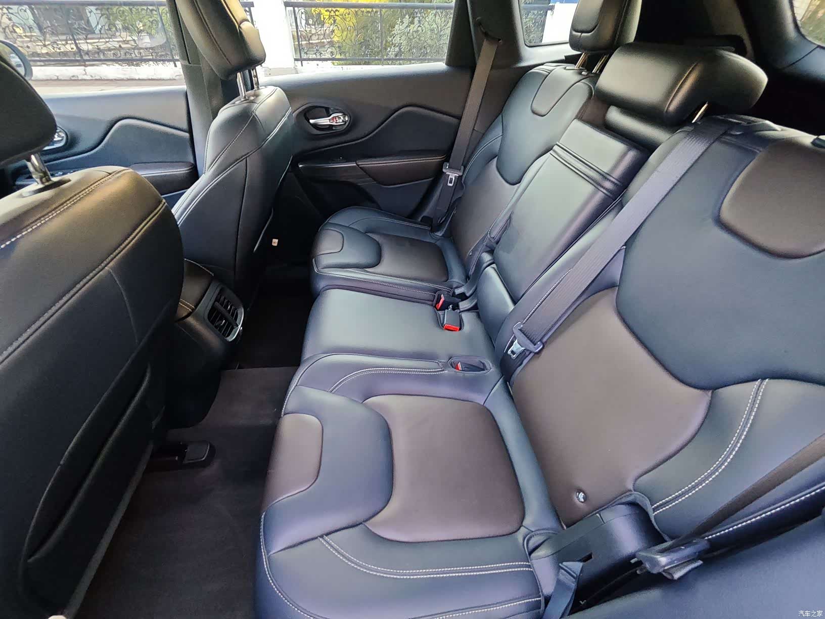 Jeep Cherokee, 2016 9