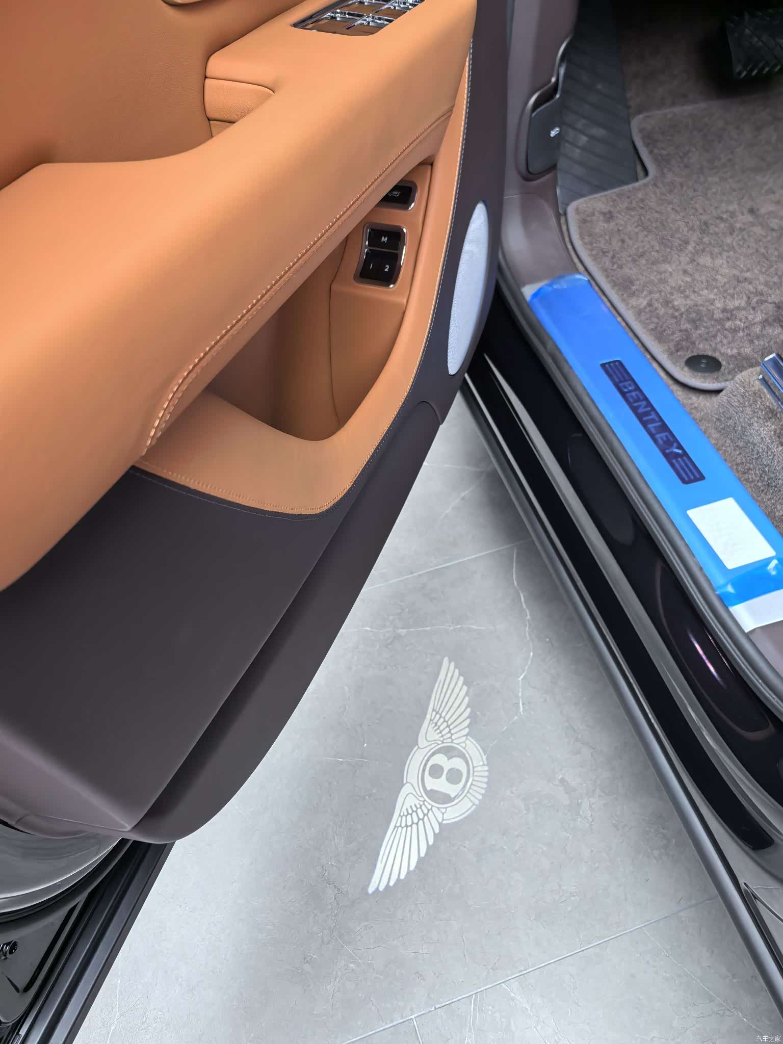 Bentley Bentayga, 2024 все фото