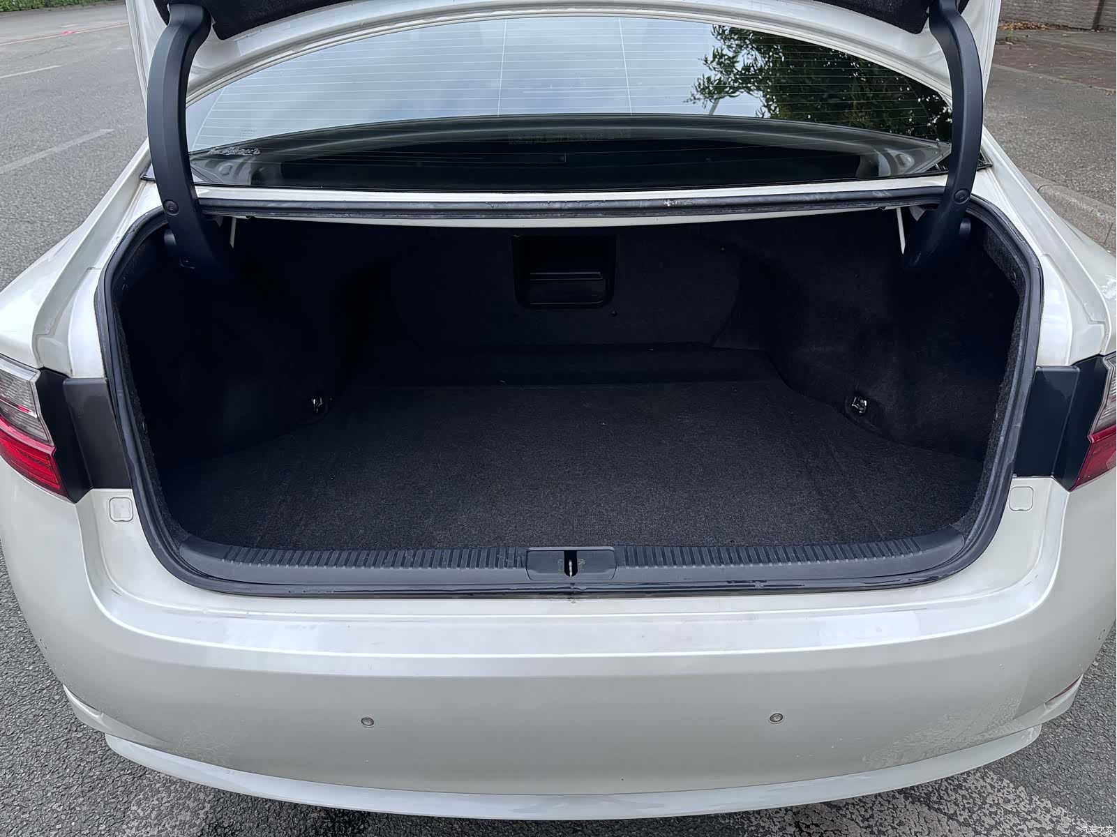Lexus ES, 2017 13